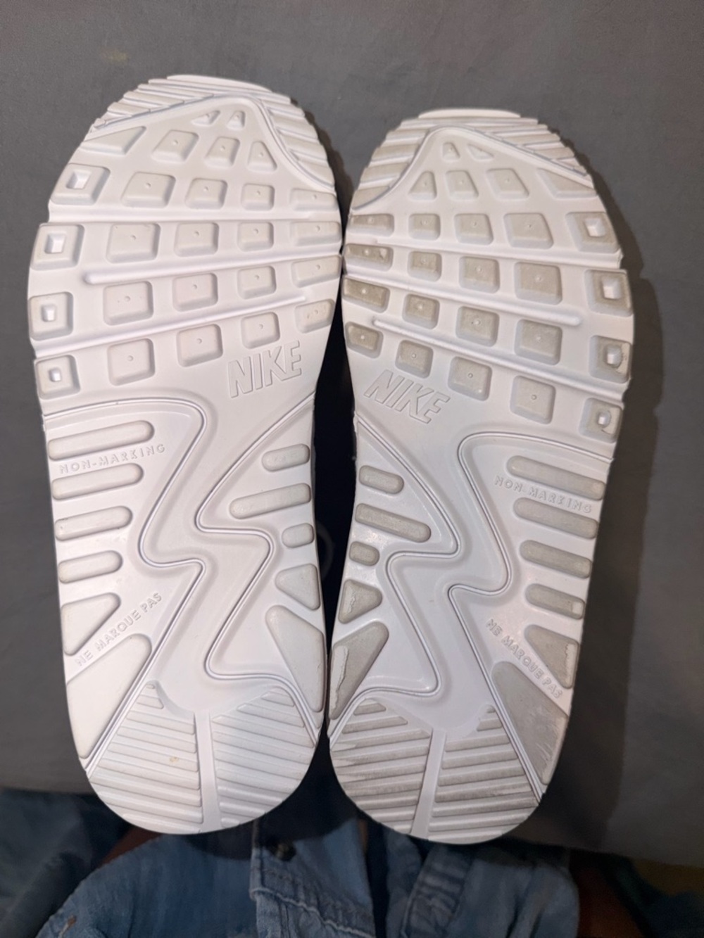 Nike Air Max Big Girls in White - Picture 4 of 6